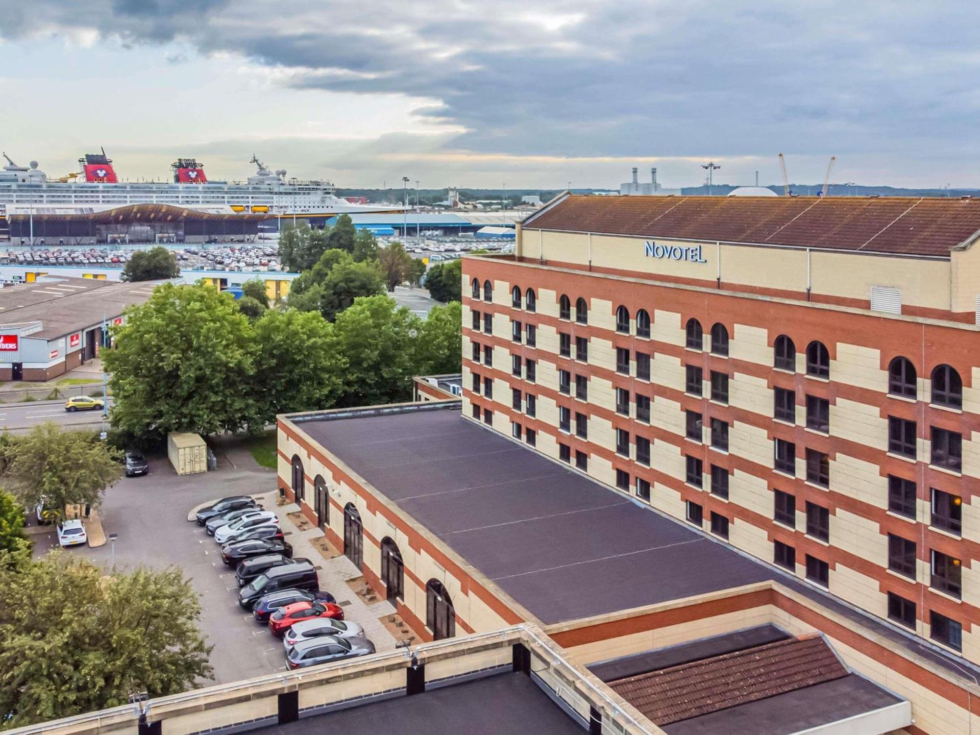 Novotel Southampton Esterno foto